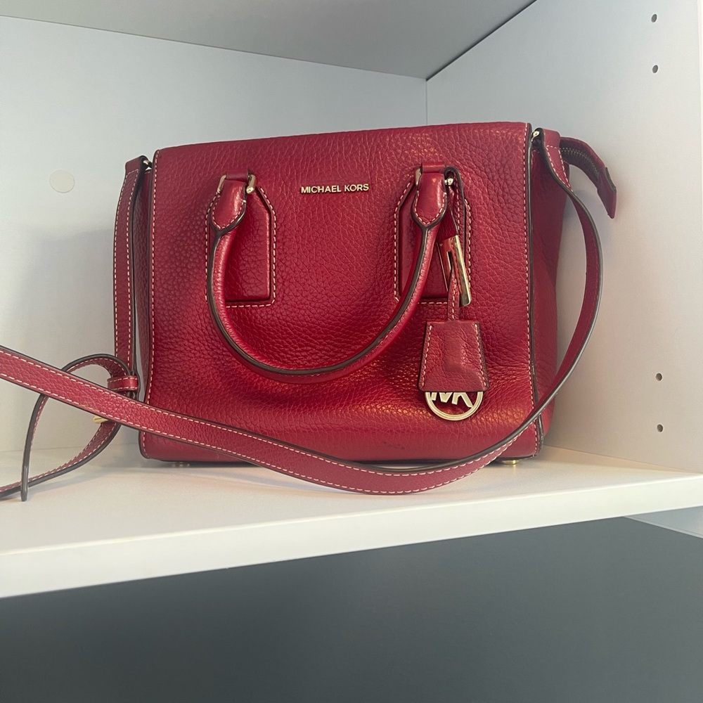 Michael Kors Red medium size top handle purse🔥❤️